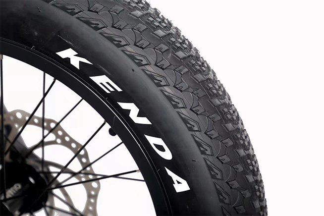 MINI-CRUISER-tire