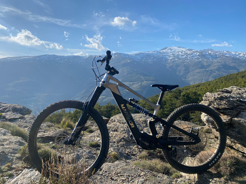 2025 KUNLUN full suspension carbon fiber mountain e-bike Bafang M600 M560 mid drive motor e MTB downhill ebike for adults